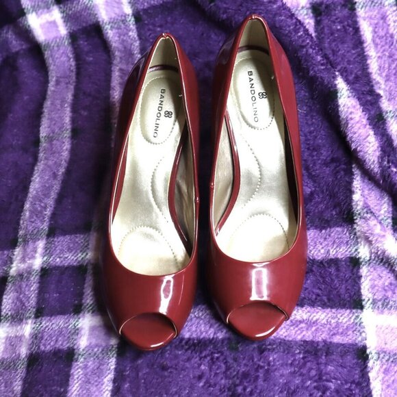 WINE PEEPTOES 6 Bandolino Glossy Red Burgundy Vegan Heels Pumps Formal Retro 60s - Picture 2 of 12